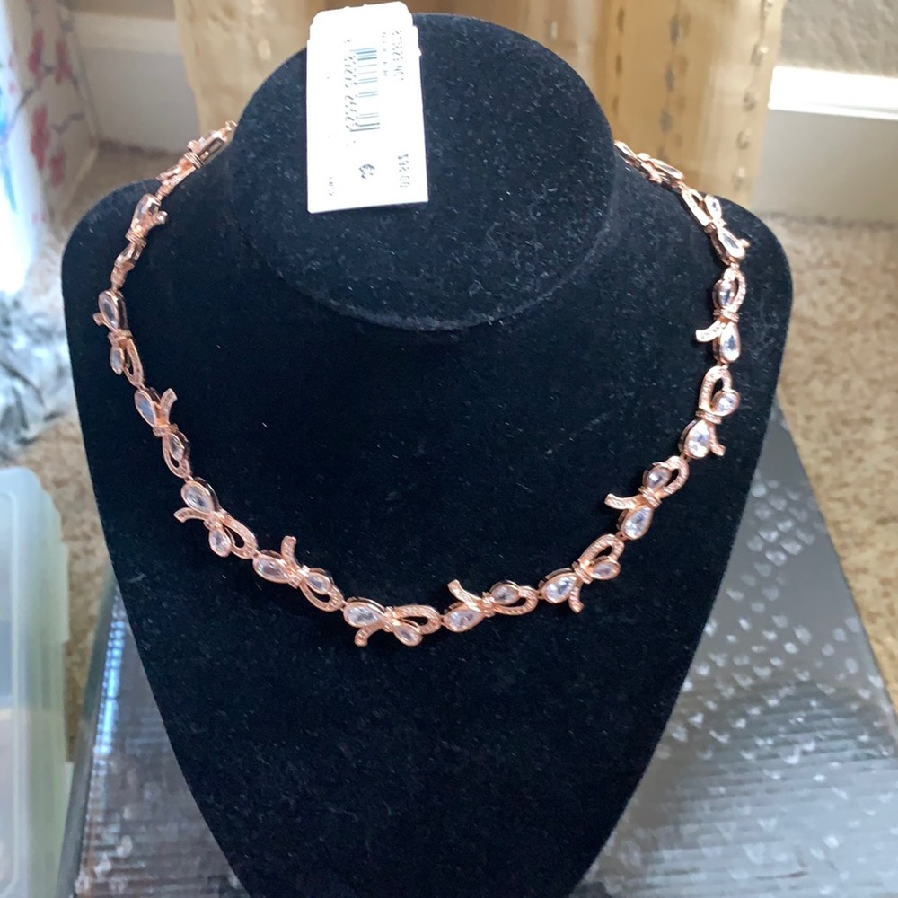 NWT betsey johnson “blue” bow necklace